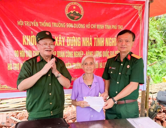 Hội CCB Petrovietnam trao tặng nhà tình nghĩa cho người có công với cách mạng tại tỉnh Phú Thọ